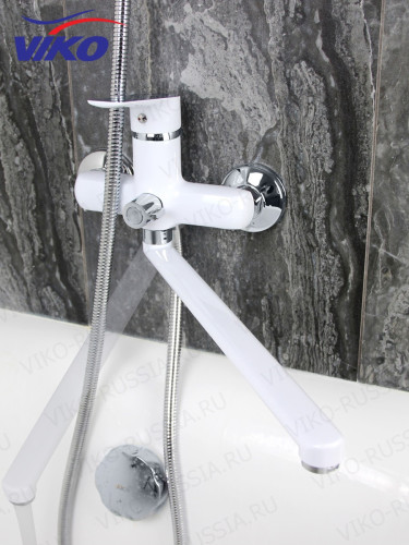 Смеситель VIKO V-4145 для ванны, с кронштейном для душевой лейки, белый/хром