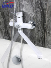 Смеситель VIKO V-4145 для ванны, с кронштейном для душевой лейки, белый/хром